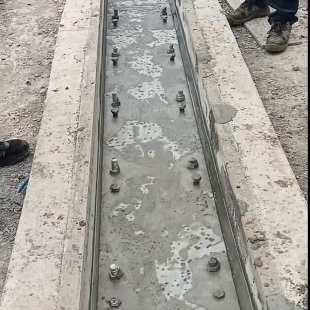 青铜峡港口码头起重机龙门吊重型机械设备稳固用早强快凝轨道胶泥